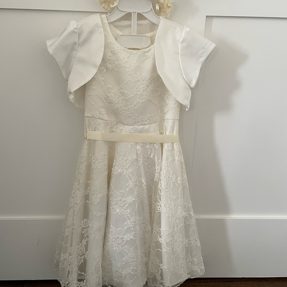 Flower Girl Dresses - Picture 3 of 4